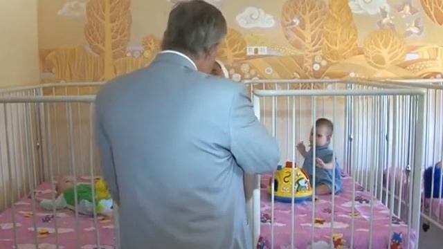 Юрий Сороколат, подарки для детей 17 больницы смотреть онлайн