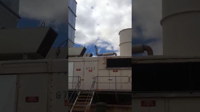 6V92 Detroit Diesel at 2850 RPM. смотреть онлайн