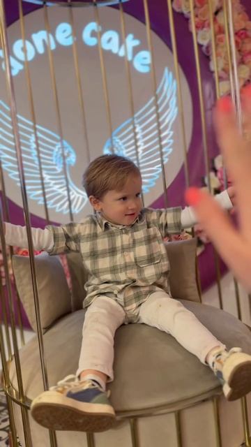 Коктейль не понравился, но почему? #коктейль #детскийкоктейль #весело #кафе #ресторан #малыш #хаха смотреть онлайн