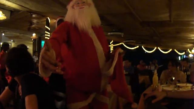 Весёлое Рождество в кафе в ГОА (Индия) смотреть онлайн