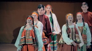 Я по жердочке шла