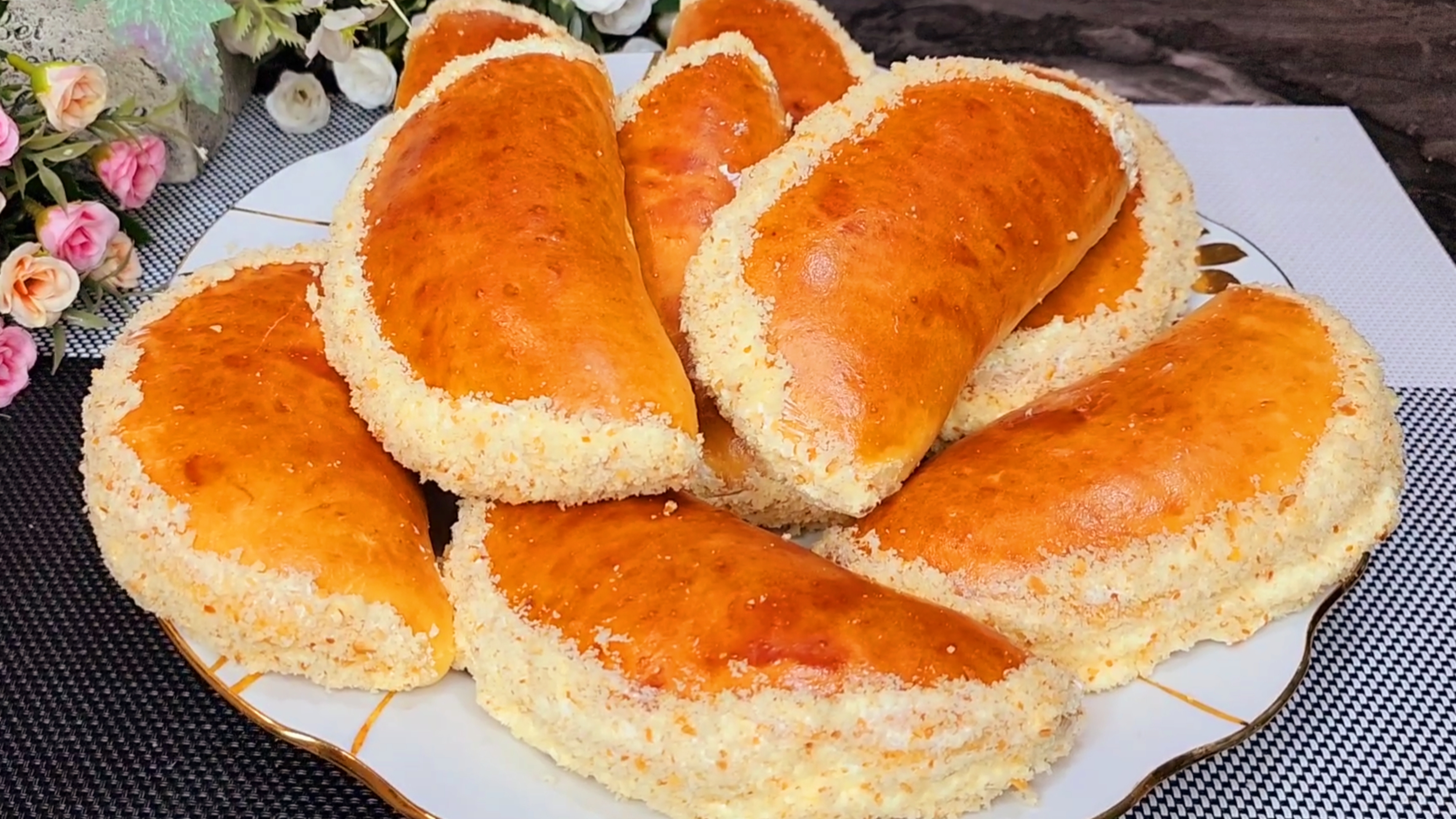 Почему я раньше так не готовила? Я не устаю их готовить! Дешево и безумно вкусно. Булочки с кремом смотреть онлайн