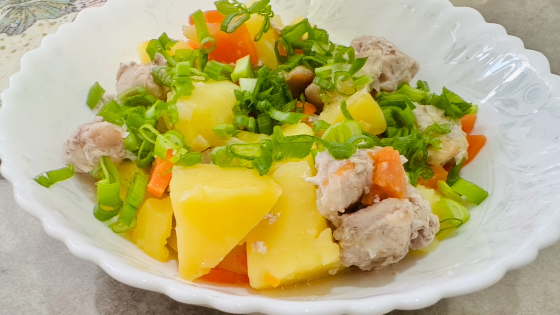 Горшочек в духовке с картошкой и мясом / Как приготовить горшочки с картошкой и мясом просто смотреть онлайн