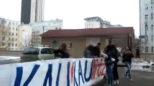 Токио Хотел не приехали в Москву. Реакция фанаток. смотреть онлайн
