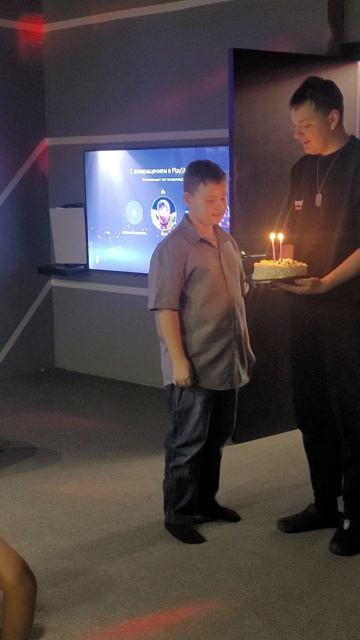 Артем 11 л Лазертаг смотреть онлайн