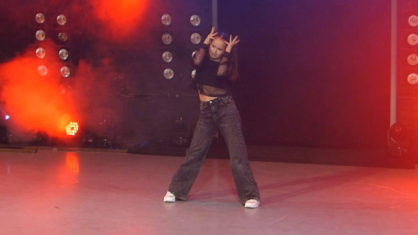 Julia (Solo Juniors Pro) смотреть онлайн