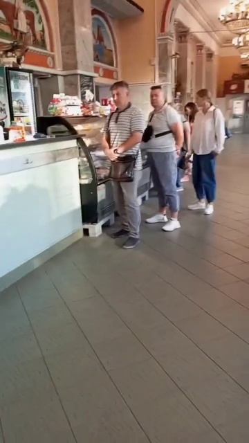 Пироженные в кафе Универсама Центральный, Минск, Беларусь смотреть онлайн