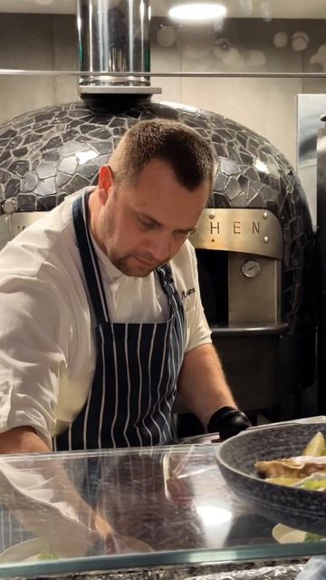 День всех влюбленных в WineKitchen в Mriya Resort & SPA. Ведущий Павел Нестеров (Крым) #shorts смотреть онлайн