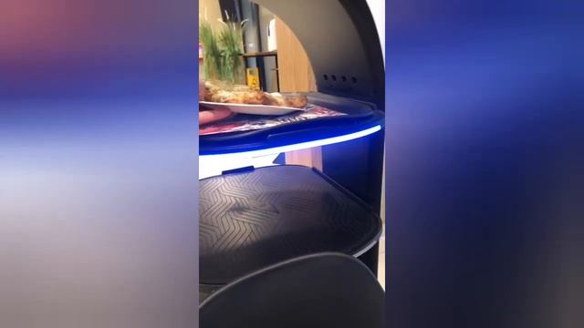 Робот офіціант 🤖 смотреть онлайн