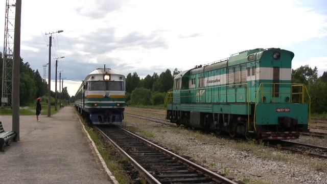 Дизель-поезд ДР1А-230 на ст. Пярну-Грузовая / DR1A-252 DMU at Pärnu-Kauba station смотреть онлайн