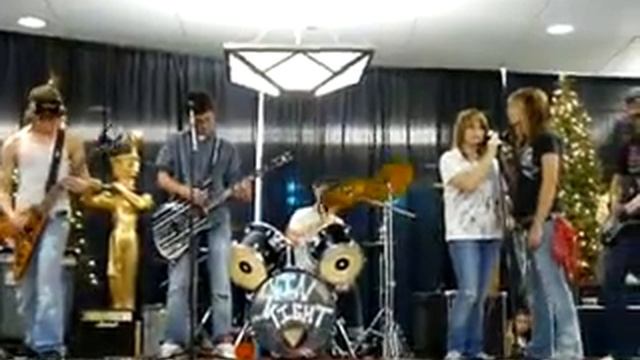Basketcase by Skin Tight at the mall смотреть онлайн