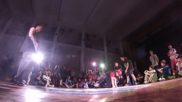 Refresh vs Fresh Young | 1:8 3x3 PRO | FORM@T Х | SPB | 2014 - #bboy #bgirl #breakdance смотреть онлайн