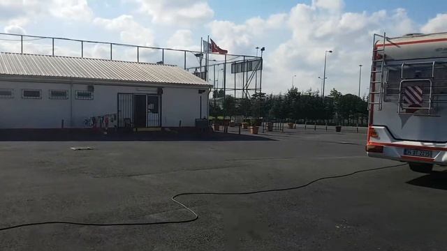 Кемпинг в Стамбуле смотреть онлайн