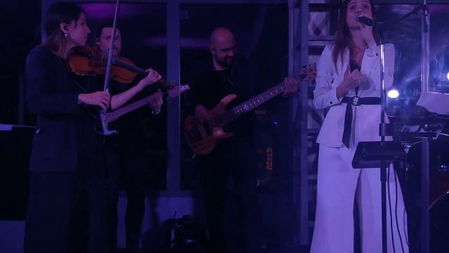 Кавер-группа Unique People - I will survive (live cover) смотреть онлайн