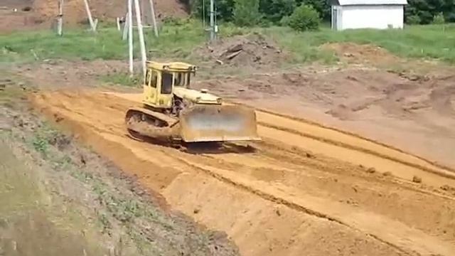 ЧТЗ Т-170 распределяет песок смотреть онлайн