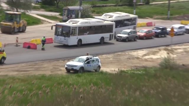 Керчь.Эстакада -асфальт одну сторону укатали до ж-д перезда.05.05.2018. смотреть онлайн