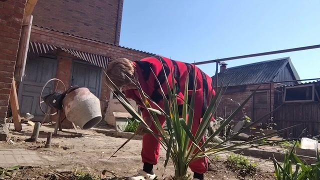 Ейск! Сегодня на доме работаю одна Я и моя спина, план работ на майские выходные и немного о разном! смотреть онлайн