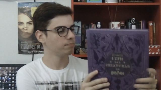 AS CAPAS MAIS BONITAS DA MINHA ESTANTE | TOP 5 смотреть онлайн