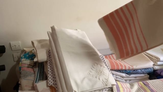 Горы текстиля/ Всё это куплено больше 45 лет назад смотреть онлайн