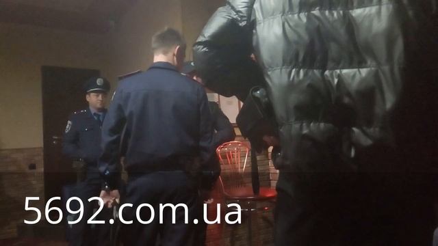 Новая полиция и юрист в зале игровых автоматов (Каменское, 12.10.2016) смотреть онлайн