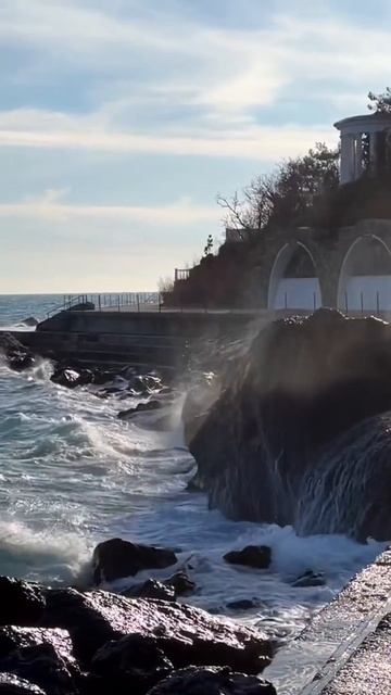 Парк санатория Меллас, Крым смотреть онлайн