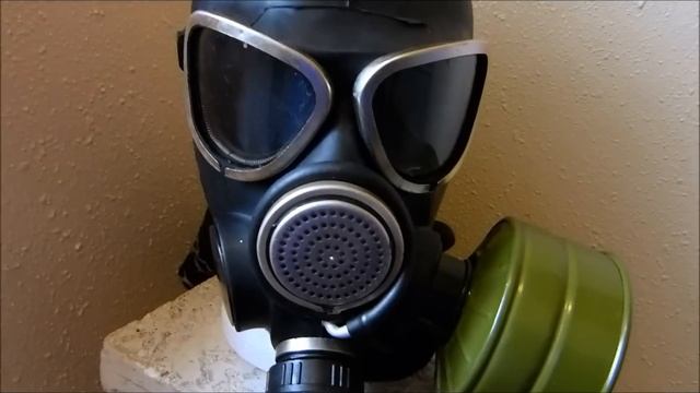 Soviet PMK-2 Gas Mask смотреть онлайн