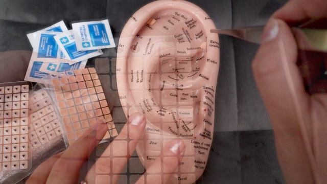 АСМР Уход за ушком и массаж смотреть онлайн