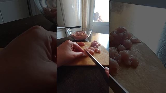 Влог ❤ готовлю куриные котлеты не ПП ❤ жалуюсь на доставку продуктов с Магнита #еда #влог смотреть онлайн
