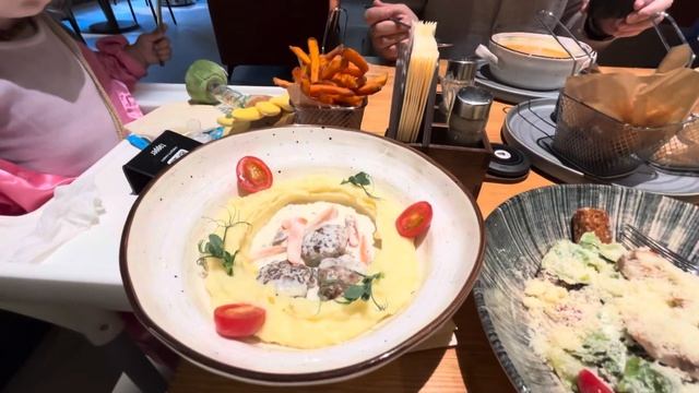 НОВАЯ КОЛЯСКА CYBEX MELIO 2024 | ПОХОД В РЕСТОРАН | ВСТРЕЧИ С ПОДРУГАМИ | ПОКУПКИ WB | смотреть онлайн