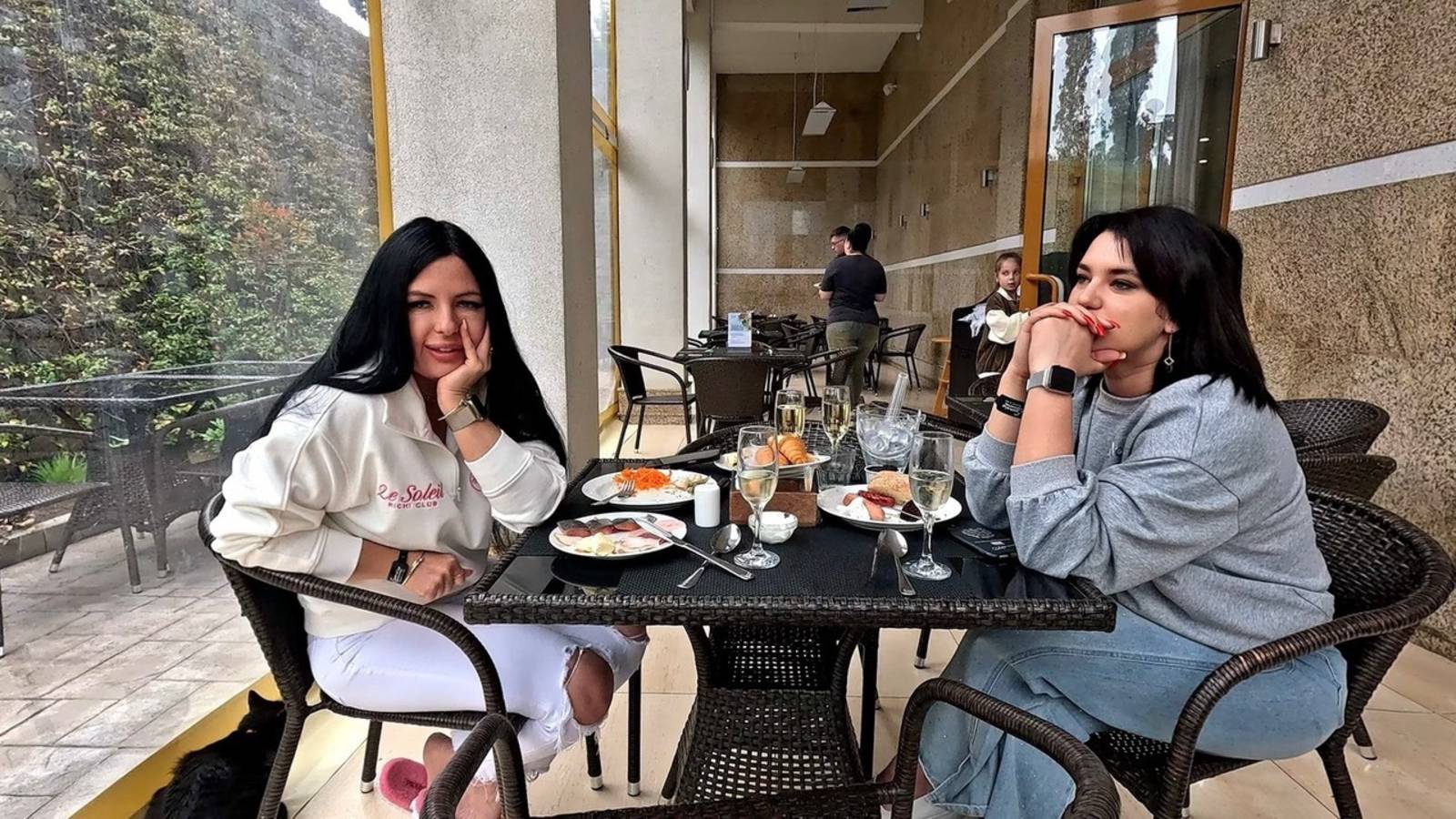 АЛУШТА 2025. РЕАЛЬНЫЙ отзыв об отдыхе в КРЫМУ. Не ожидали ТАКОГО от отеля 5 *! смотреть онлайн