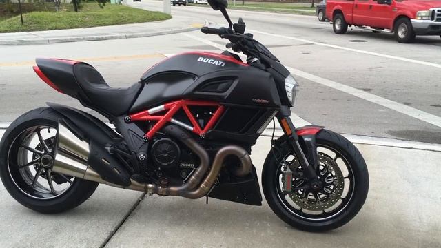 ---------------- 2015 Ducati Diavel Carbon -----------------