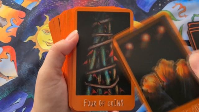 Огляд Таро Пророцтва Ворона. Raven's Prophecy Tarot. Темні малюнки зі світлим характером. смотреть онлайн