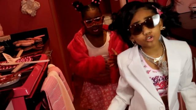 "KEEPIN IT CUTE" Official Music Video By Lani Love смотреть онлайн