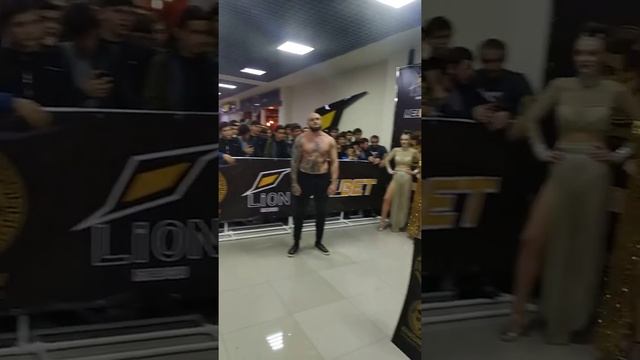 Претенденты на чемпионский пояс лиги WPFLMMA
Евгений Голуб ( Украина) - Рустам Хасанов ( Карачаево- смотреть онлайн