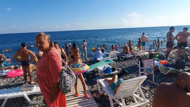 Пляж Сочи Парк. Адлер Имеретинка. Лето самый сезон 2024. смотреть онлайн