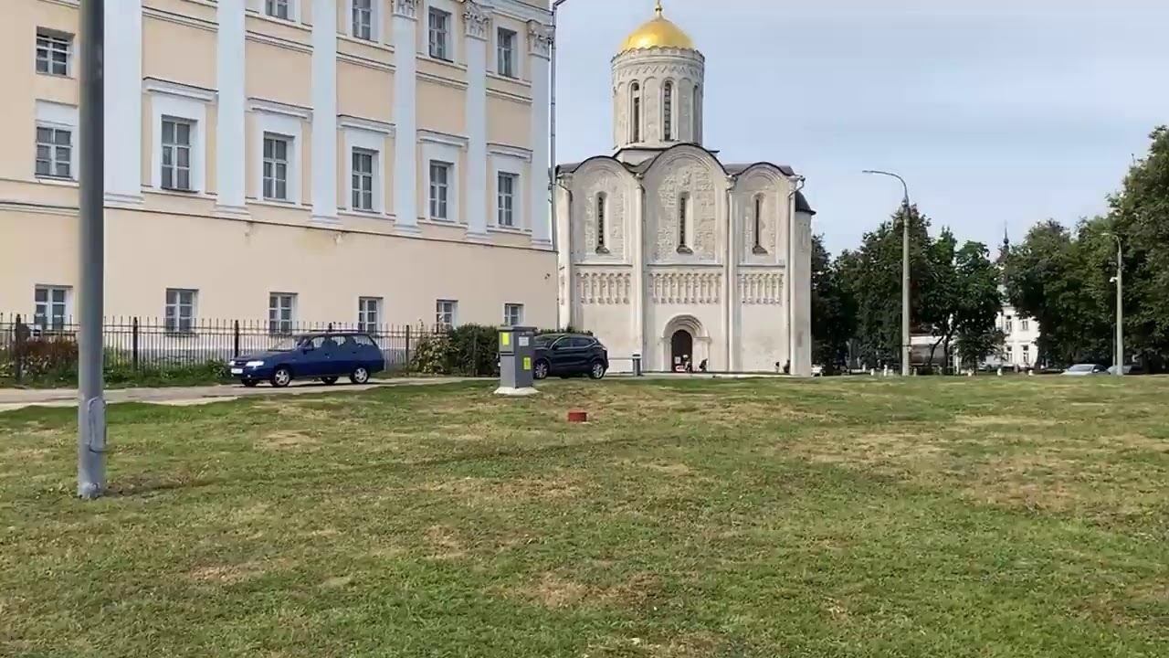 Пока мы гуляем, цирк уродов гастролирует и забрёл ко мне на канал