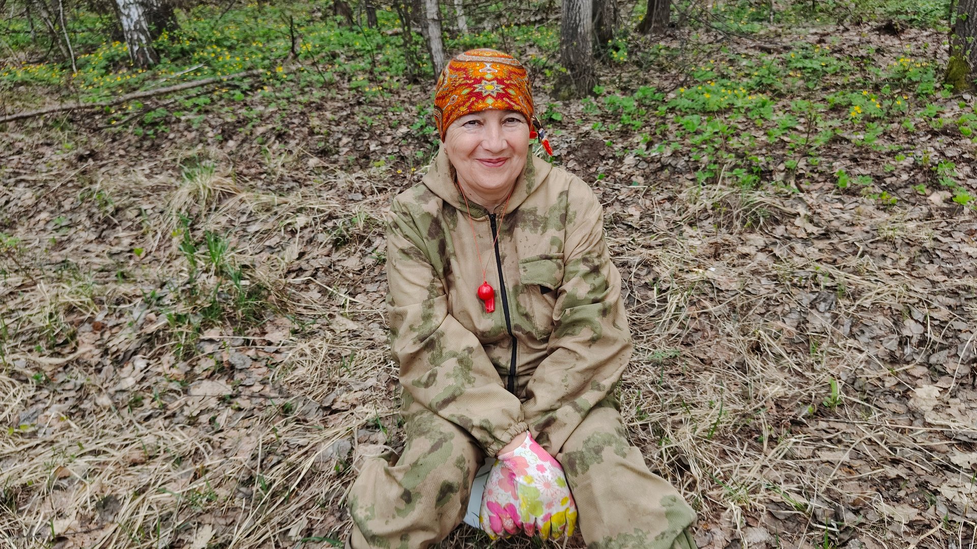 Получила посылку👍 и в лес за грибами 🍄 с Ларисой🙋// сморчки строчки и букет от мужа 💐// смотреть онлайн