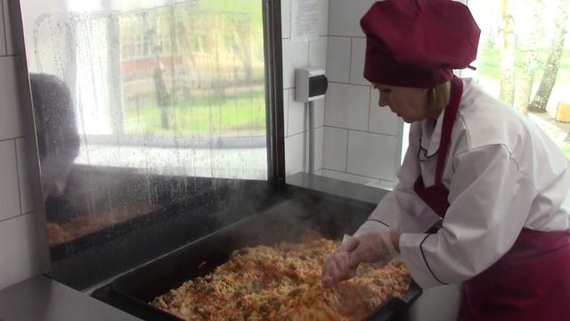 Один день из жизни школьной столовой