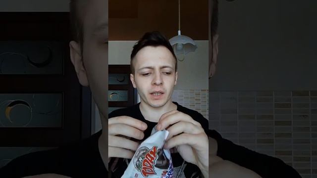 ШОКОЛАДНЫЙ ДОНАТ (ПОНЧИК) С ВИШНЕЙ ELVAN. ПОНЧИК С ВИШНЕВОЙ НАЧИНКОЙ И ШОКОЛАДОМ смотреть онлайн