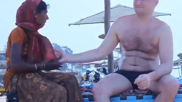 INDIAN MASSAGE ON BEACH WTF?? Индийский массаж на пляже Что это было??