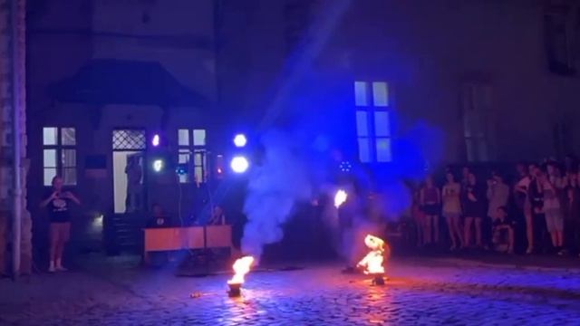 Закриття 3-ої зміни в таборі "Перлина Донеччини", замок Шенборн (санаторій Карпати) смотреть онлайн