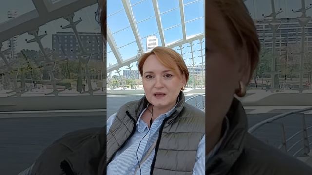 Santiago Calatrava и Gaudi в Валенсии: Величие архитектуры исследуется смотреть онлайн