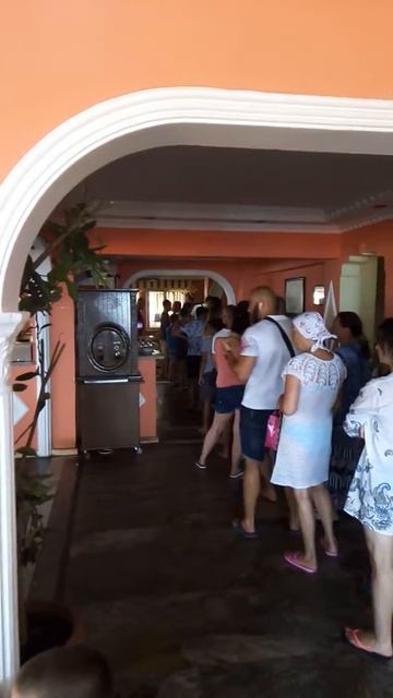 Отель Сан Фаер Бич Турция Алания,,,в столовой за обедом смотреть онлайн