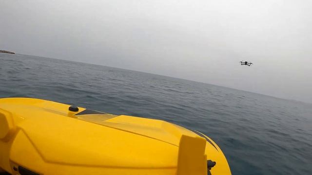 На ЛАМБЕ ПО МОРЮ смотреть онлайн