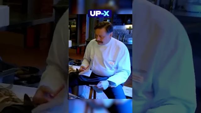 ВИКТОР ПЕТРОВИЧ СОРВАЛ КУШ, А ЛЁВА КАК ОБЫЧНО НОЕТ 😂😂😂 #кухня #огузок #шеф #юмор #сериал смотреть онлайн