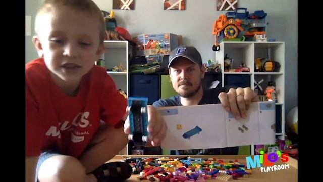 LEGO Classic - Unboxing and Building a Dog on a Skateboard! смотреть онлайн