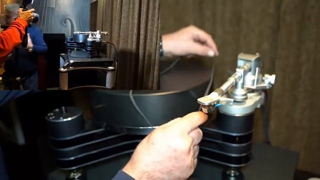 Clearaudio INNOVATION,Tonearm Universal,cartridges GOLDFINGER,Phonostage BALANCE V2 Presentation