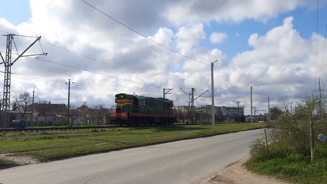 "Красивые облака!" ЧМЭ3Э-6220 следует резервом по перегону Евпатория-Товарная - Евпатория-Курорт! смотреть онлайн