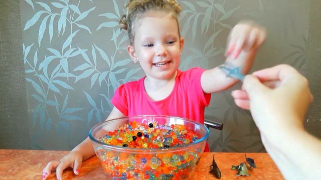 #ORBEEZ SURPRISE 2! Играем c Orbeez! Устроили рыбалку! Видео для детей Orbeez Balls! смотреть онлайн