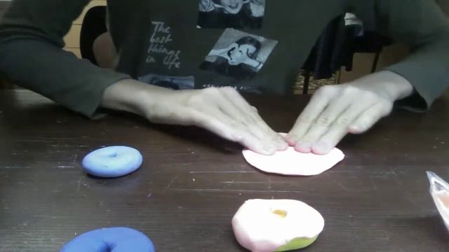 Робимо пончики і льодяники із повітряного пластиліну/пончики и леденцы из воздушного пластилина